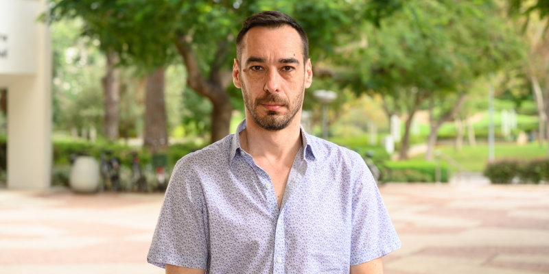 Prof. Narevicius has been with the Weizmann Institute of Science since 2008 as head of the Quantum Molecular Lab. Prof. Narevicius has been with the Weizmann Institute of Science since 2008 as head of the Quantum Molecular Lab.