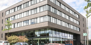 Braunes Gebäude der Fakultät für Informatik der TU Dortmund