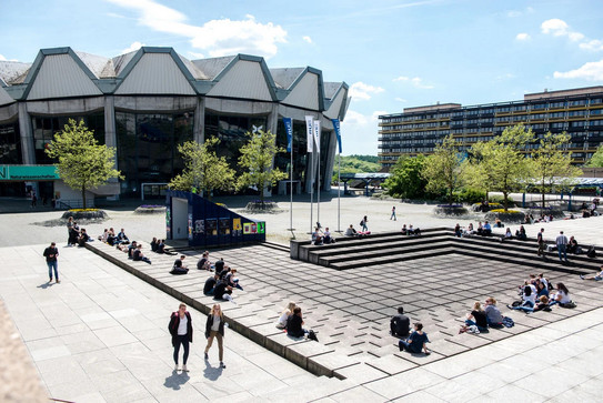 Campus der RUB Ruhr-Universität Bochum - Sonne am Forum