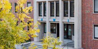 Fassade mit Eingangsbereich des KWI