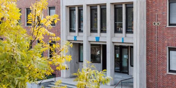 KWI building with entrance area