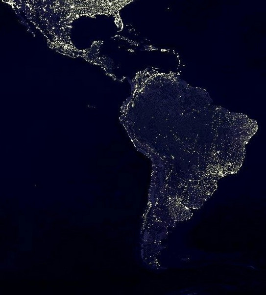 Ansicht Lateinamerikas auf dem Globus mit Lichtern